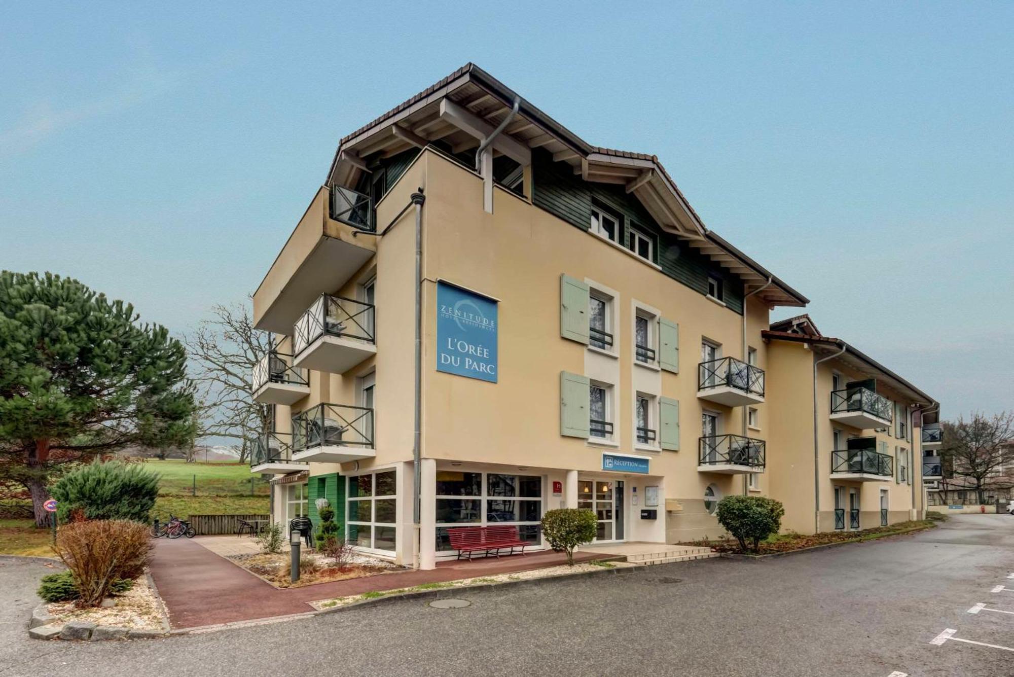 Zenitude Hôtel-Résidences L'Orée du Parc Divonne-les-Bains Esterno foto