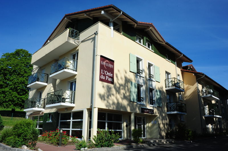 Zenitude Hôtel-Résidences L'Orée du Parc Divonne-les-Bains Esterno foto