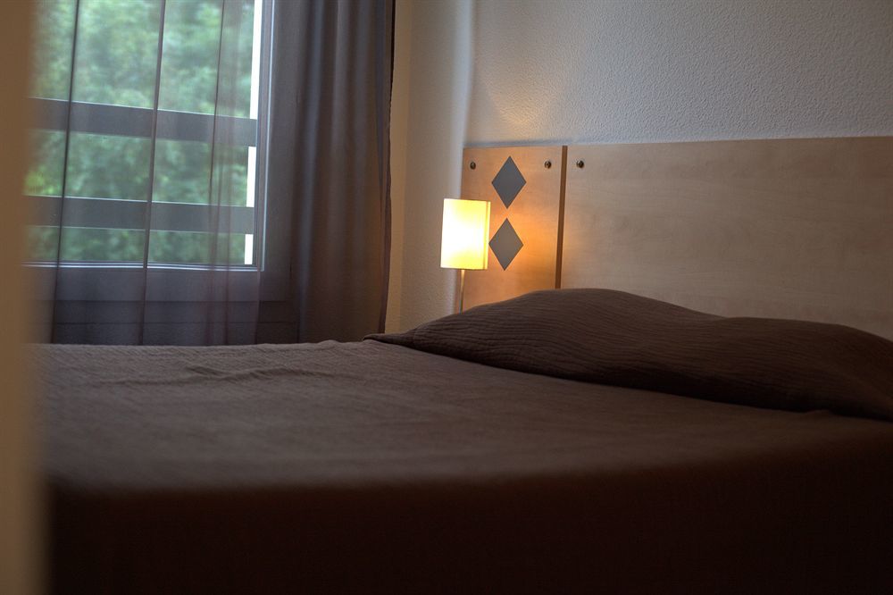 Zenitude Hôtel-Résidences L'Orée du Parc Divonne-les-Bains Esterno foto